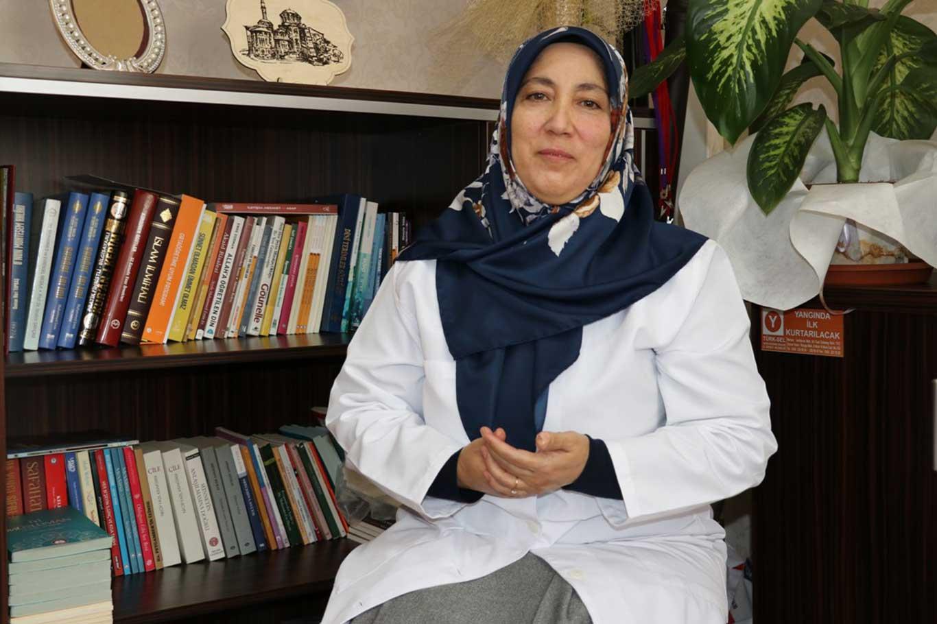 28 Şubat mağduru öğretmen Naile Erişgin: "Tesettürümden dolayı görevden uzaklaştırıldım"